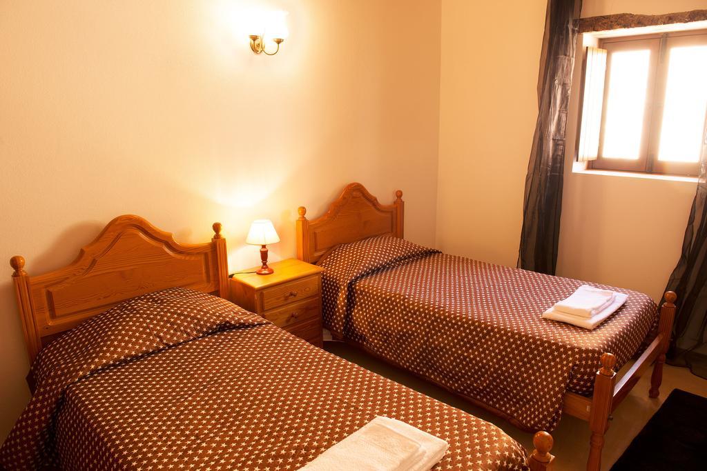 Recanto Da Ribeira Casas De Campo Monchique Room photo